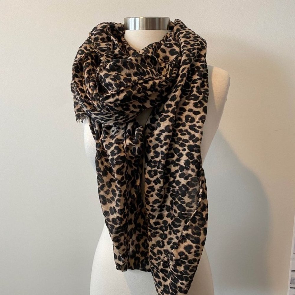 Women’s 6 scarves clothing accessories leopard lot box - Picture 3 of 6
